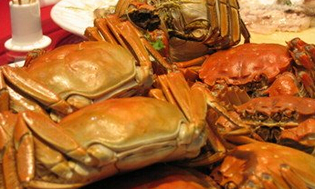 利鑫木材粉碎机厂的午餐就是螃蟹